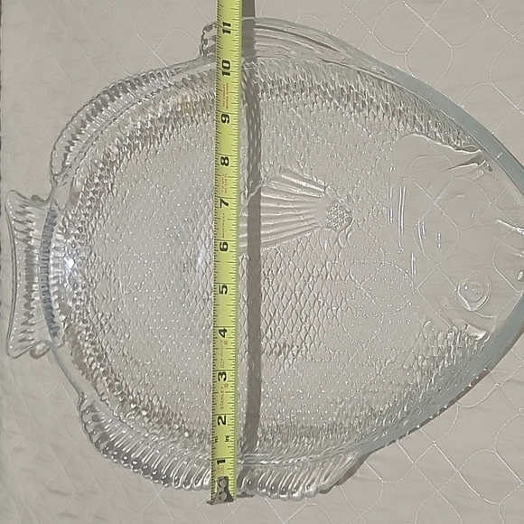 Large Clear Glass Fish Shaped Serving Platter - Picture 8 of 8